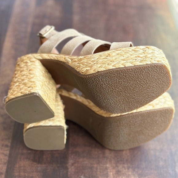 Lisa Vicky Just Strappy Platform Sandal - Picture 7 of 16